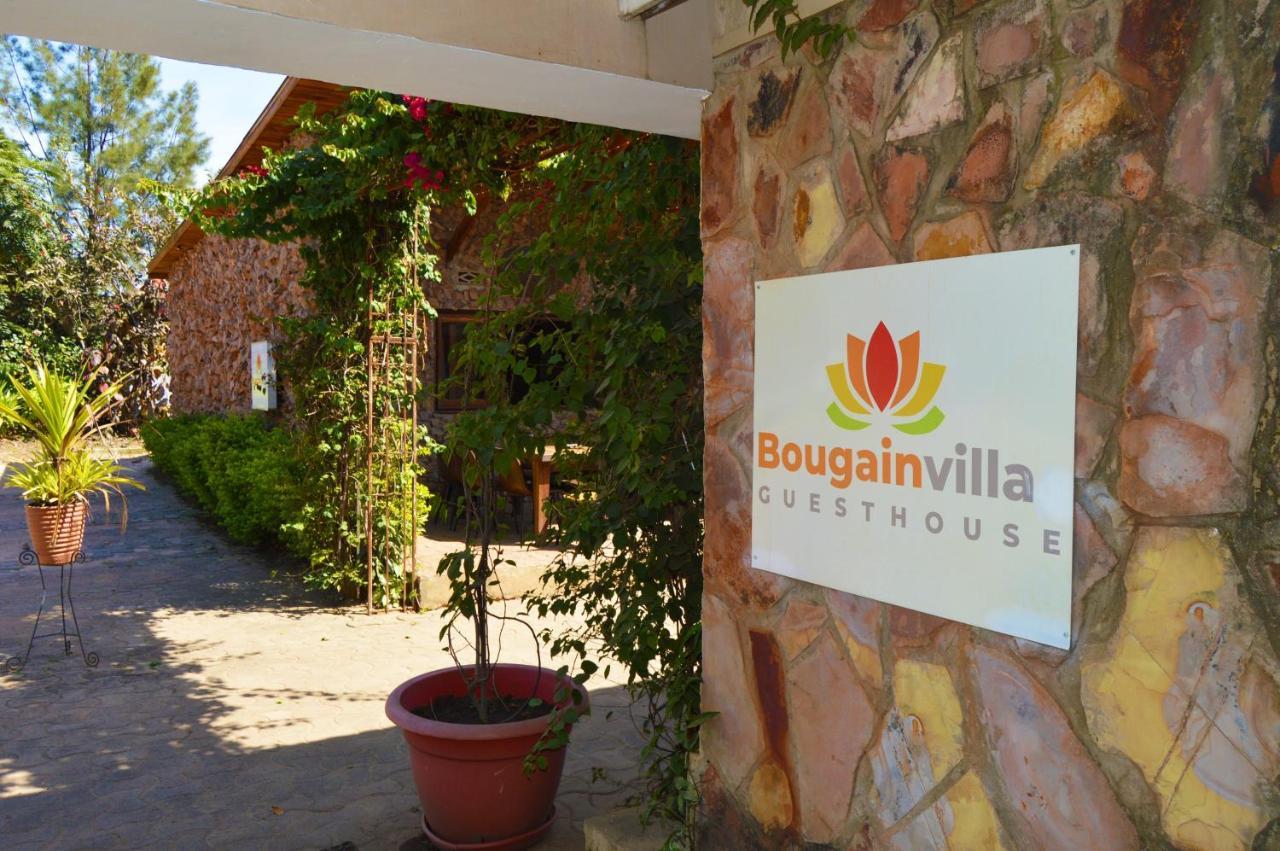 Bougainvilla Boutique Hotel & Restaurant ルブンバシ エクステリア 写真